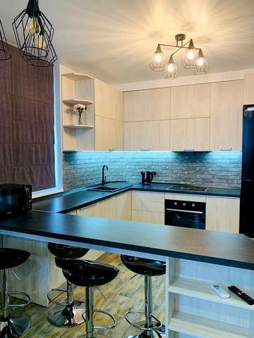 Луговська вул., 255