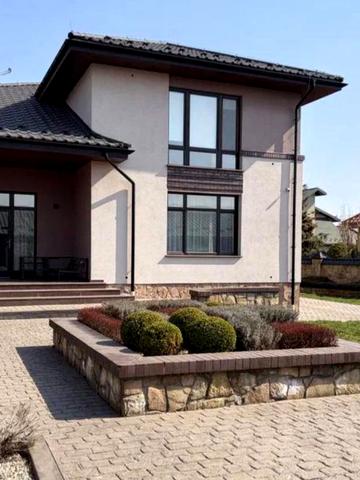 Володимира Великого вул., 21