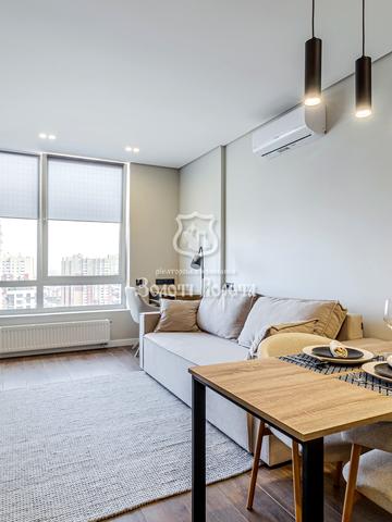 Родини Крістерів вул., 14-Б