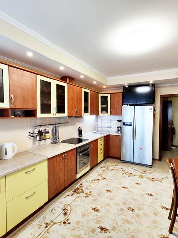 Велика Китаївська вул., 10-А