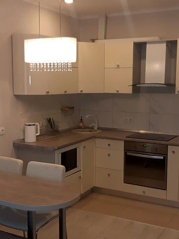 Деміївська вул., 13