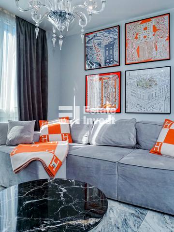 Зарічна вул., 6