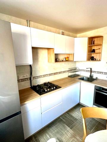 Олександра Поля просп. (Кірова), 22