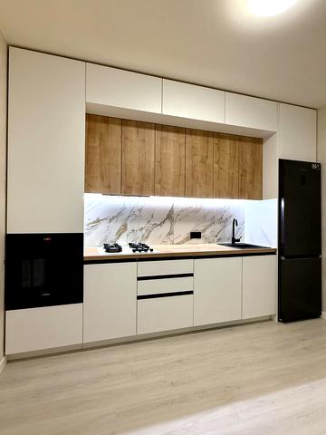 24 Серпня вул., 24