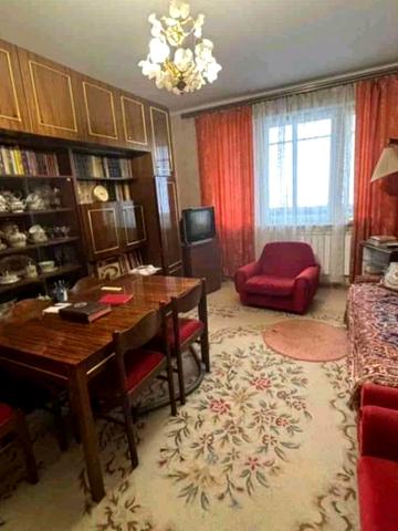 Космічна вул., 27