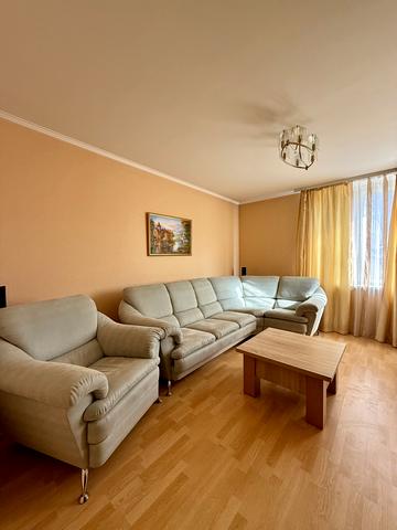 Здолбунівська вул., 9-Б