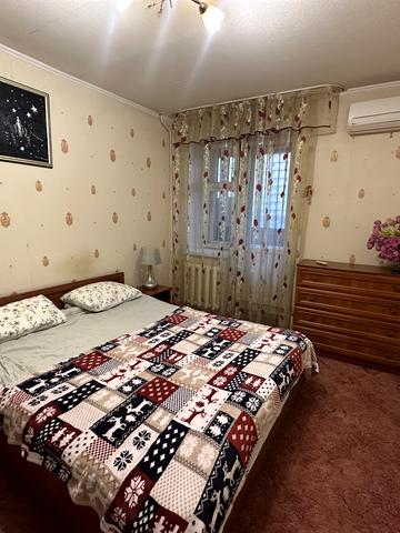 Володимира Івасюка просп. (Героїв Сталінграду), 14