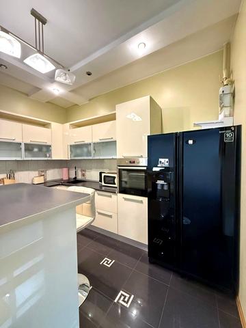 Олекси Довбуша вул., 7