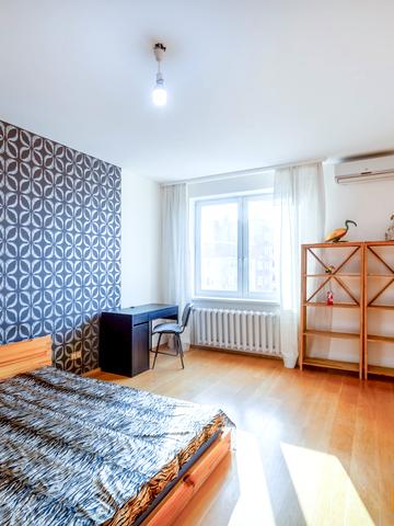 Феодосійський пров., 12