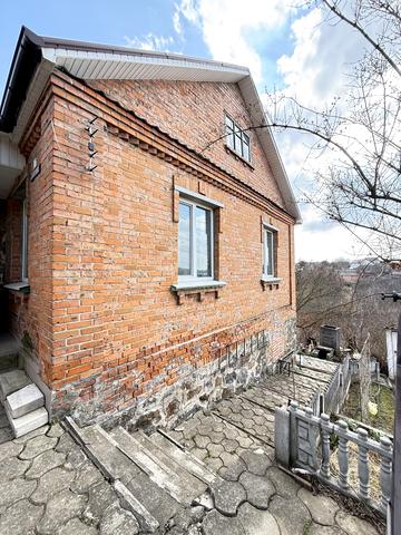 Крутнів Яр вул., 2