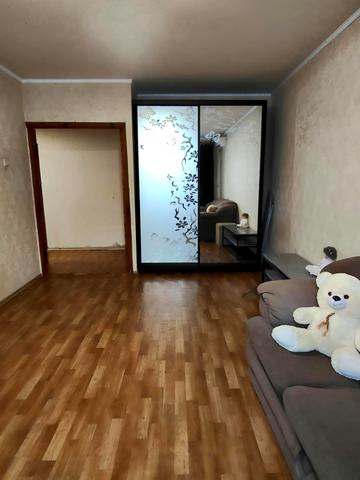 Яни Червоної вул., 9