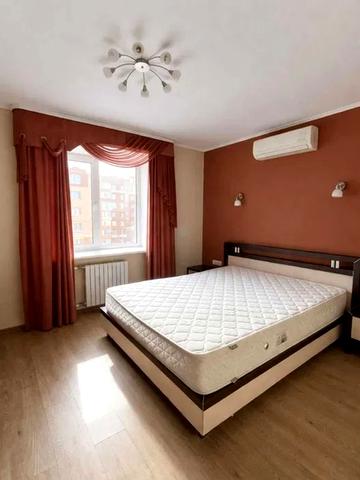 Вячеслава Чорновола вул., 2б