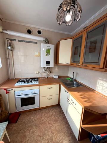 Волочиська вул., 9