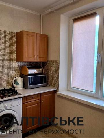 Познанська вул., 8А