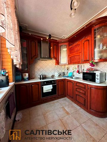 Сонячна вул., 7