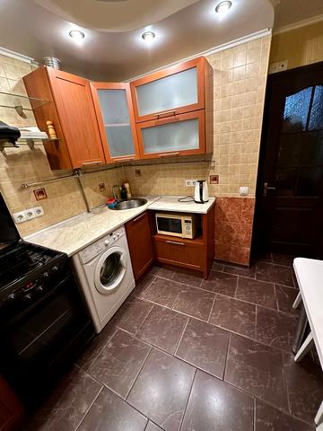 Революції Гідності вул. (Супруна), 19