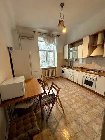 Лютеранська вул., 4