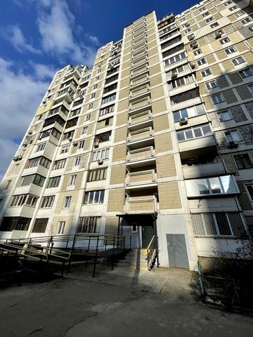 Срібнокільська вул., 8