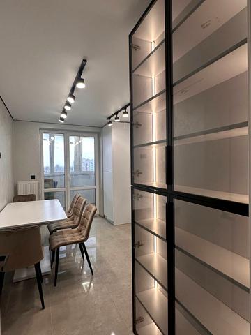 Романа Шухевича вул., 5