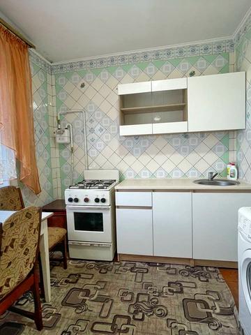 Добровольців пров., 6