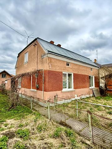 Данила Галицького вул., 15