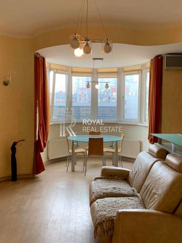 Вячеслава Чорновола вул., 25