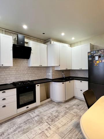 Західна вул., 4