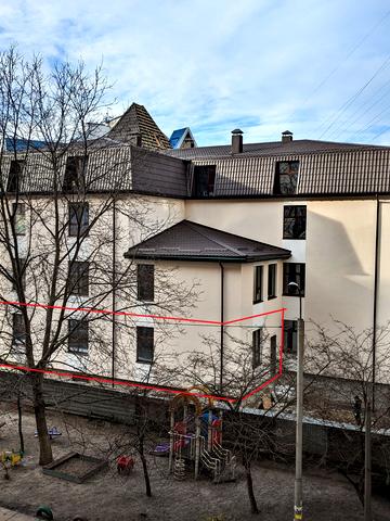 Яслинська вул., 3