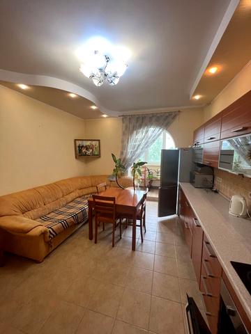 Йорданська вул. (Лайоша Гавро), 9-К