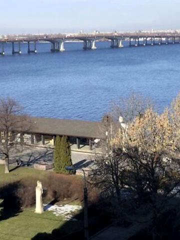 Січеславська Набережна вул., 37