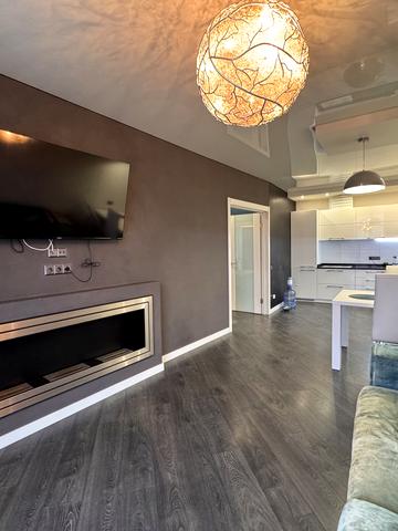 Володимира Івасюка просп. (Героїв Сталінграду), 2-Д