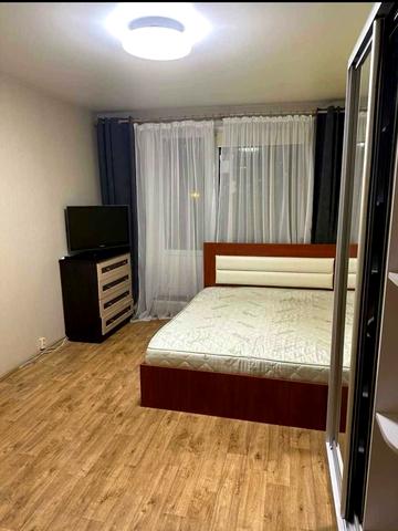 Валентинівська вул., 13б