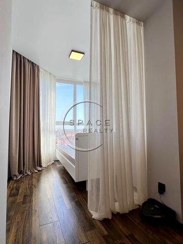 Молодіжна вул., 2