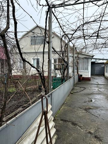 Виноградна, 1