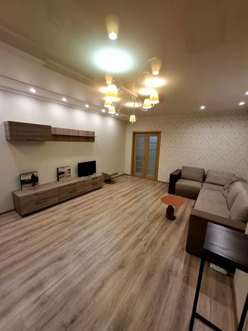 Срібнокільська вул., 1