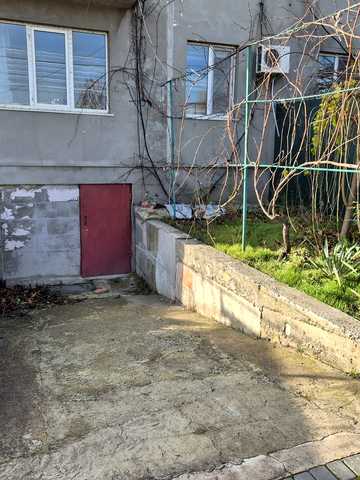 Заводська, 1