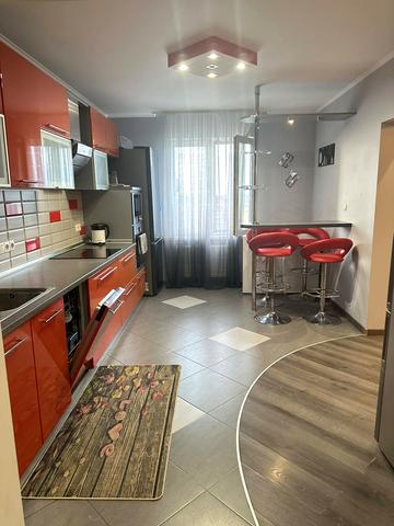 Європейського Союзу просп. (Правди), 31-А