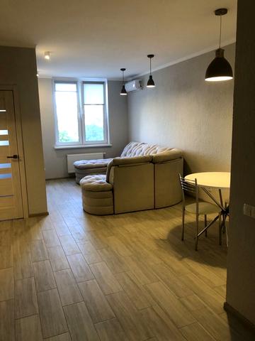 Ясинуватський пров., 10