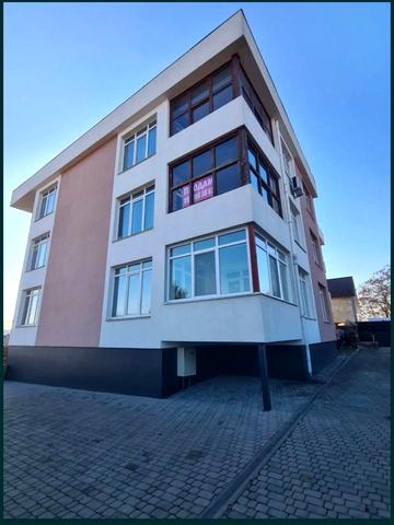 Довженка вул., 16