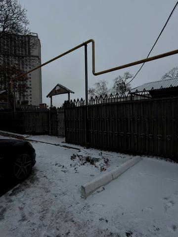 Золотий Берег вул., 2