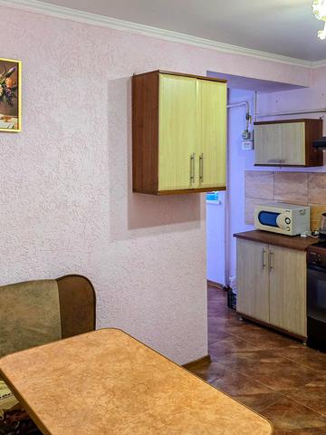 Євгена Коновальця вул., 108