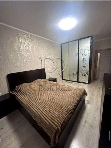 Європейського Союзу просп. (Правди), 43-А