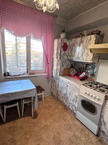 Оболонський просп., 10