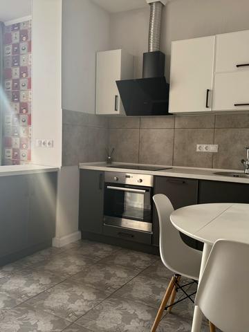 Кирило-Мефодіївська вул., 2