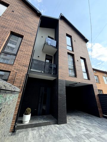 Євгена Патона вул.