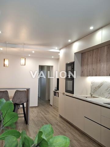 Героїв Небесної Сотні просп., (Будинок 28)