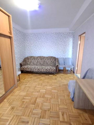 Валерія Лобановського просп. (Червонозоряний), 96