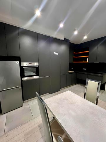 Юнацька вул., 10