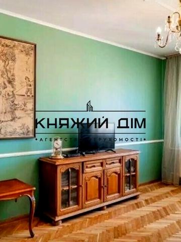 Вишняківська вул., 8