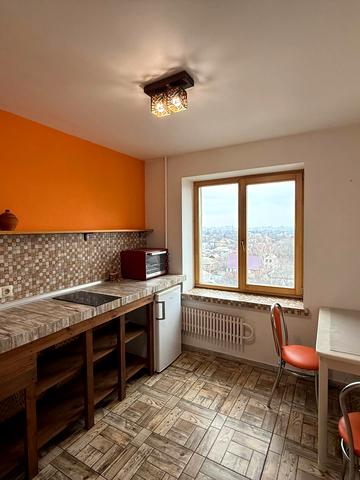 Донбасівський пров., 17